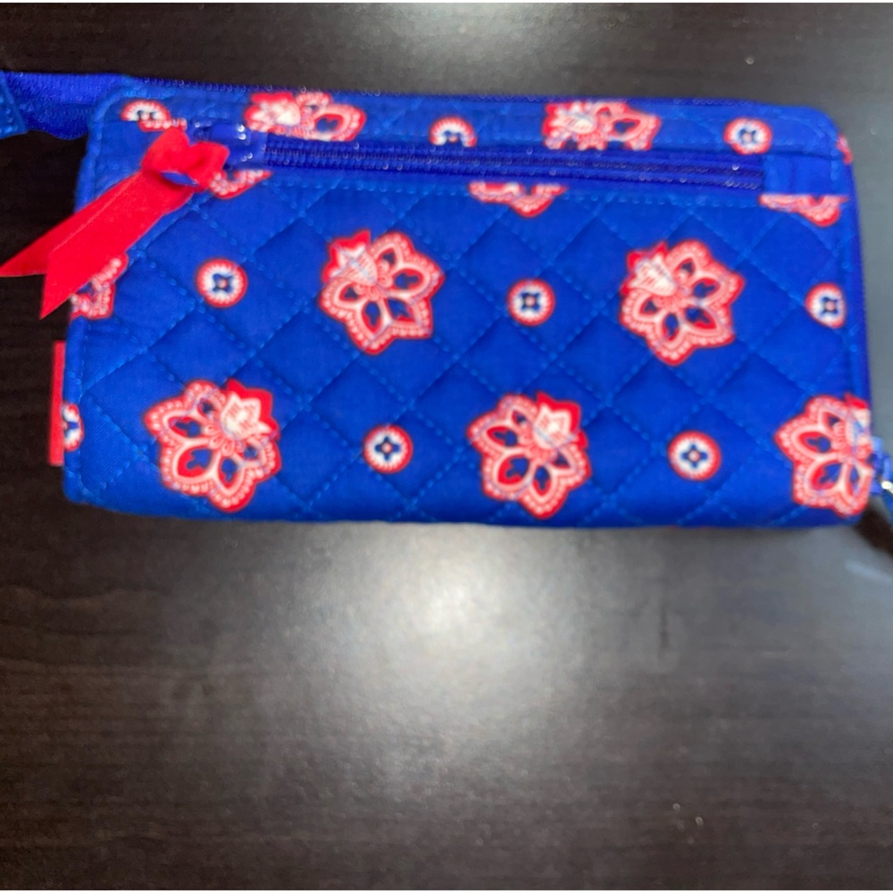 Vera Bradley Blue Red Floral Quilted Zip Wallet - Picture 2 of 3